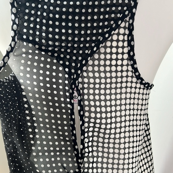 NWT Emma G Summer asymmetrical Top size medium - Picture 3 of 5